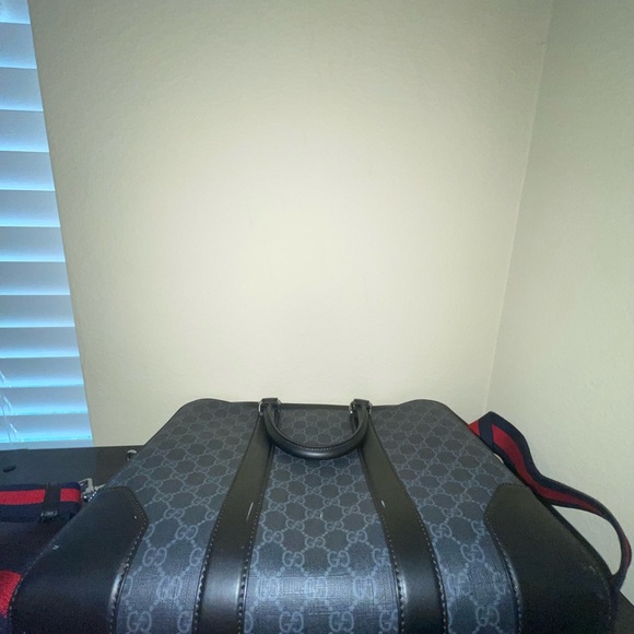 The GG motif enriched with the Web strap and black leather trims. - Picture 3 of 12